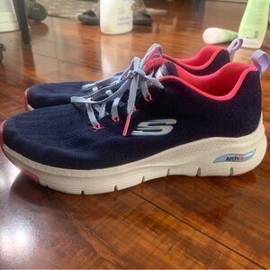 Skechers Women's Navy and Pink Comfort Sneakers